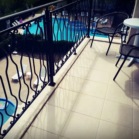Апартамент Summer Life *